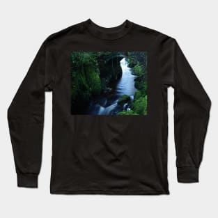 CHEESE CAKE ROCK UNDER PENMACHNO BRIDGE Long Sleeve T-Shirt